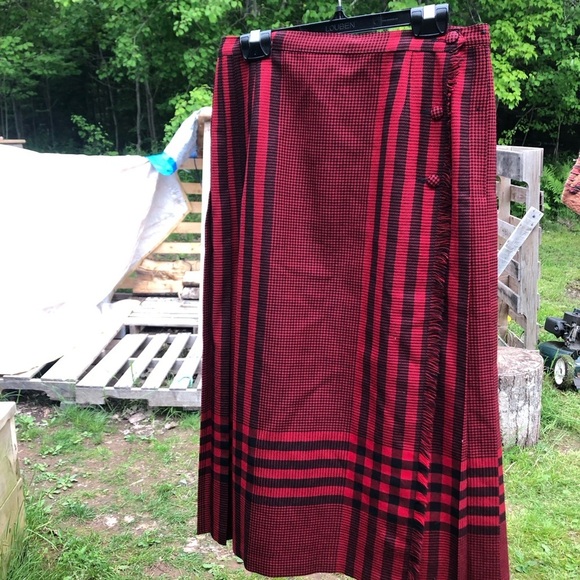 Vintage KILT Red and Black Tartan  & Houndstooth Pleated Kilt - Picture 2 of 16
